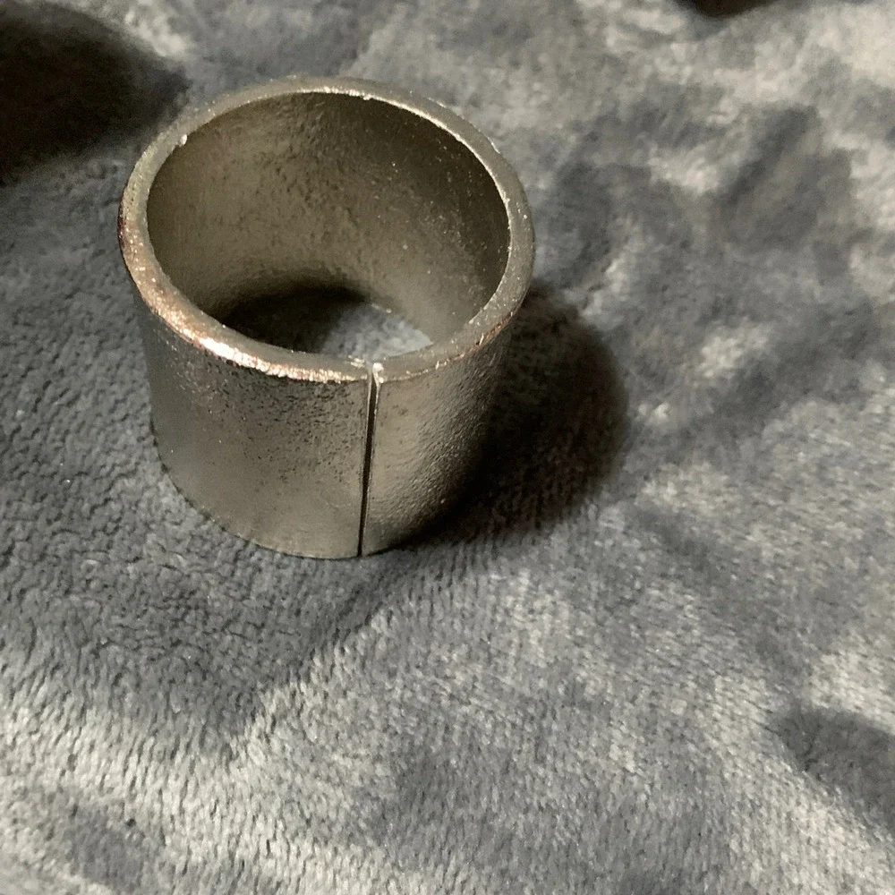 Set of 10 Silver Textured Metal Napkin Rings Modern Split Cuff Table Decor